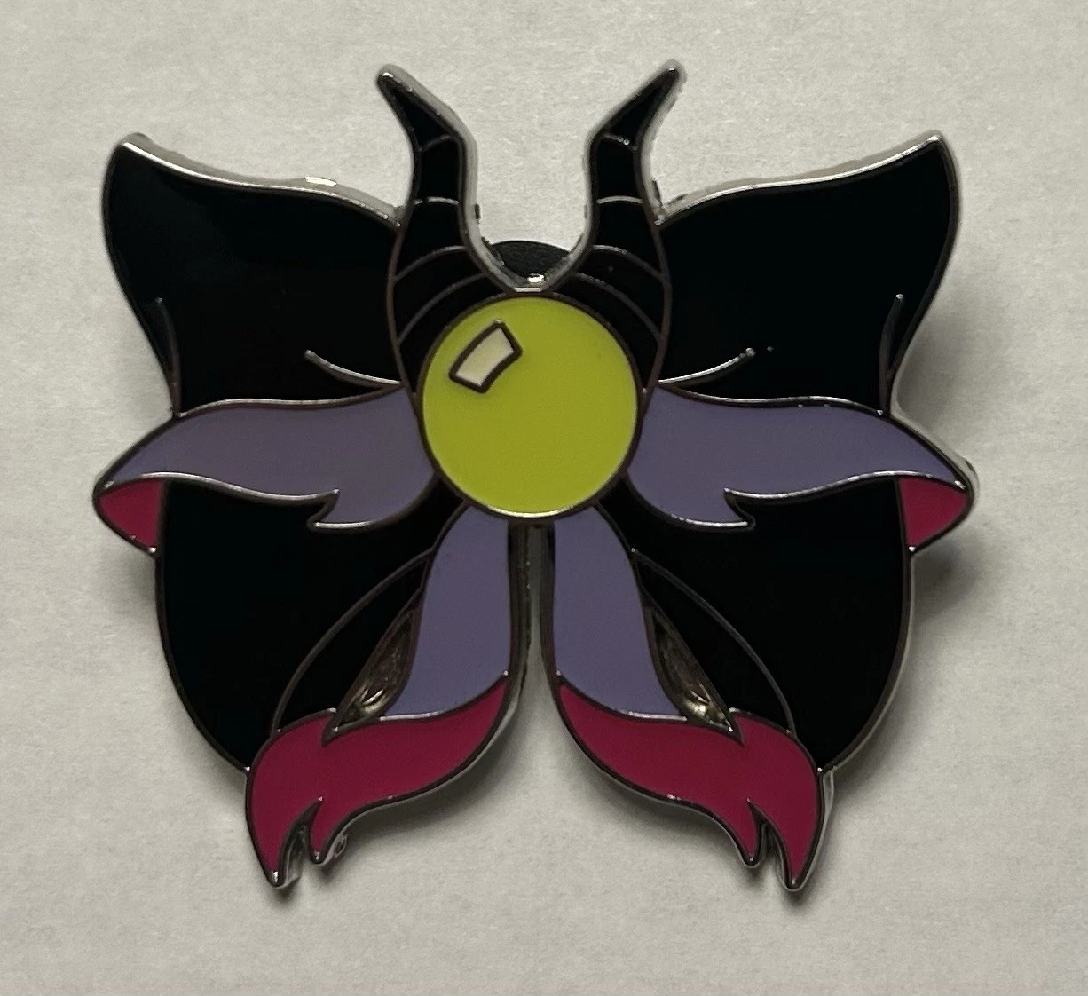 Disney Loungefly - Villain Character Bow Mystery Pin Maleficent Sleeping Beauty