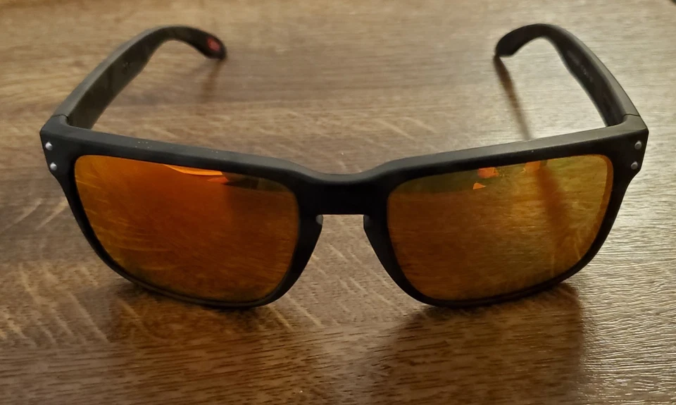 Oakley Holbrook, Foto 3 von 3