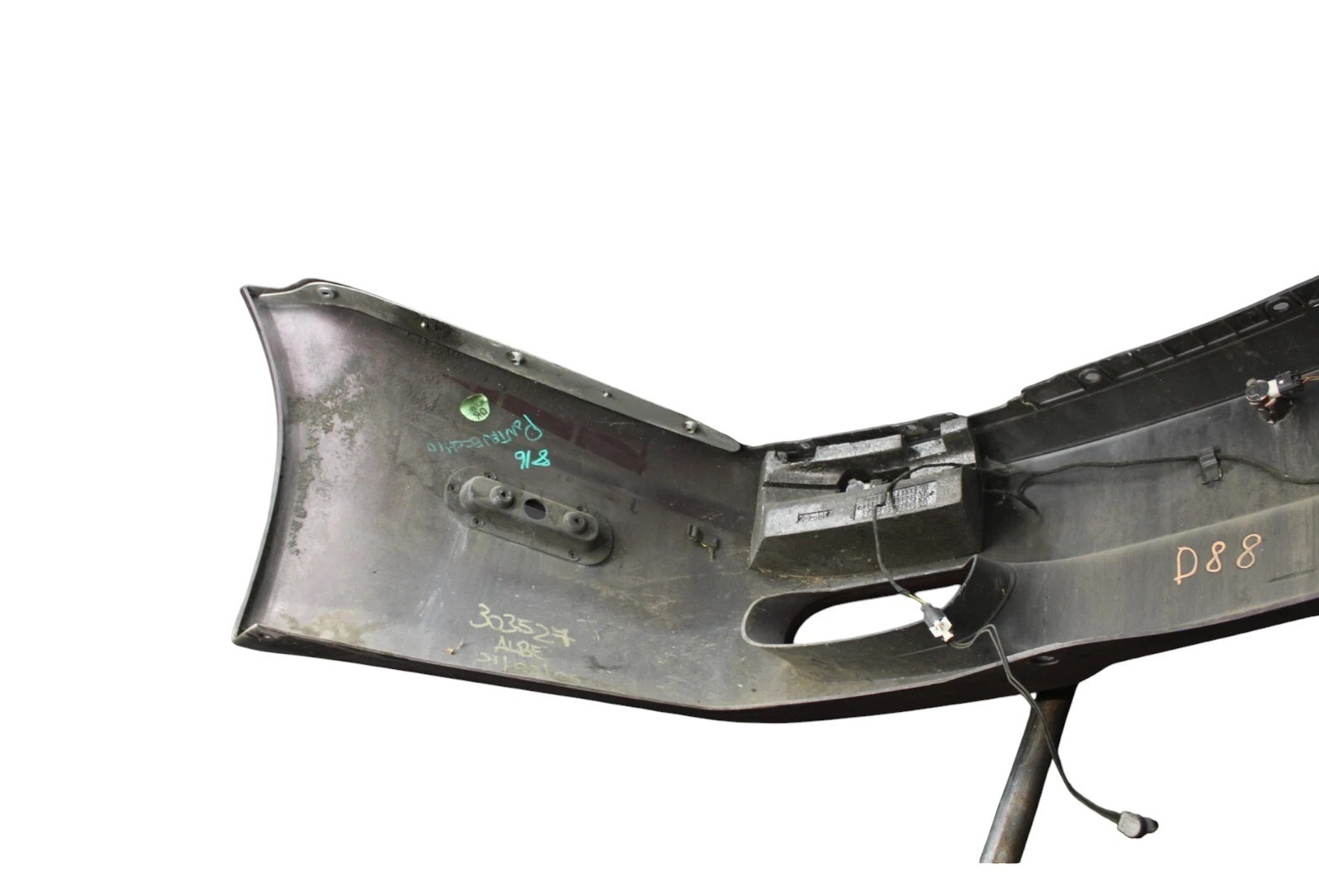 03-08 Maserati Quattroporte M139 Bumper Cover Red With Park Sensor 67072800 OEM