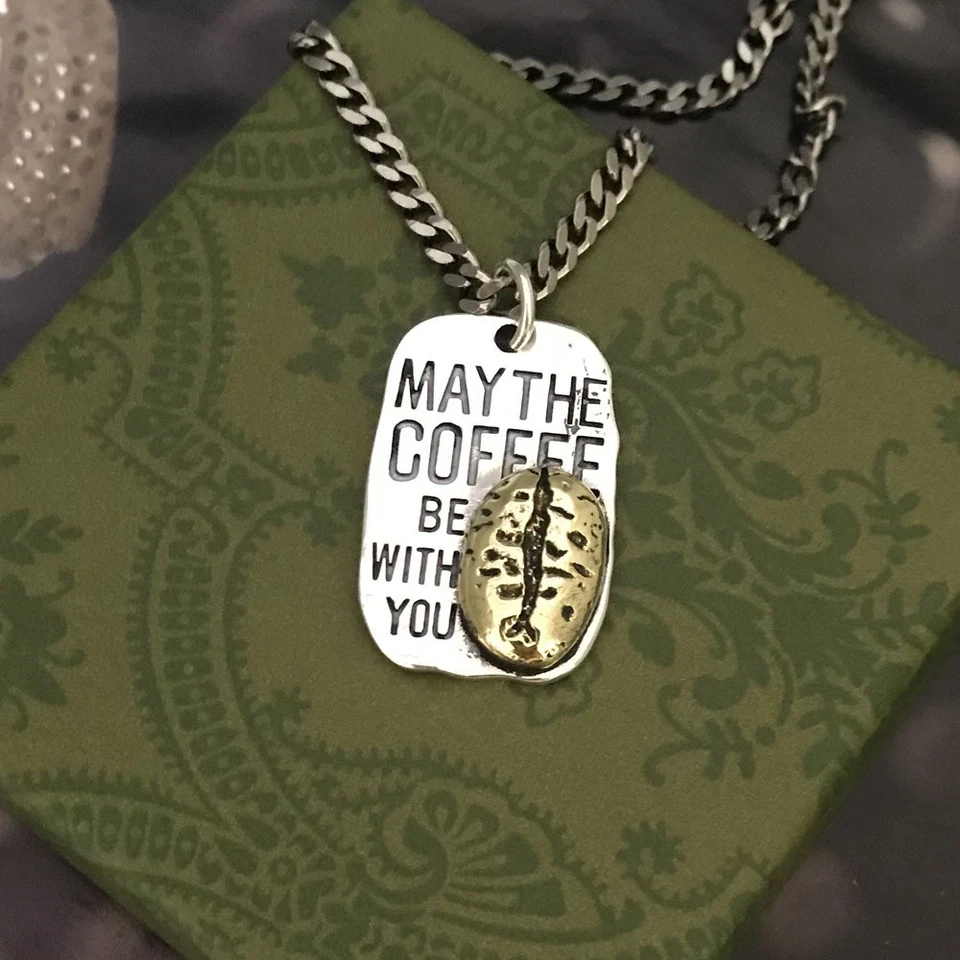 Colgante de plata y latón S925 May The Coffee Be With You etiqueta de perro grano de café encanto Foto 4 de 4