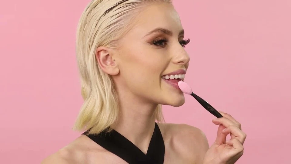 Glam by Manicare - Cepillo labial exfoliante de silicona - Elimina suavemente la piel seca Foto 3 de 4