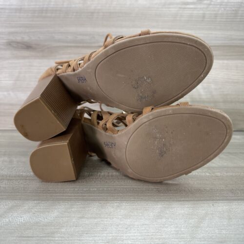 Sandalia para mujer G by GUESS Juto con cordones tacón bloque color tostado talla 10M - Imagen 7 de 15