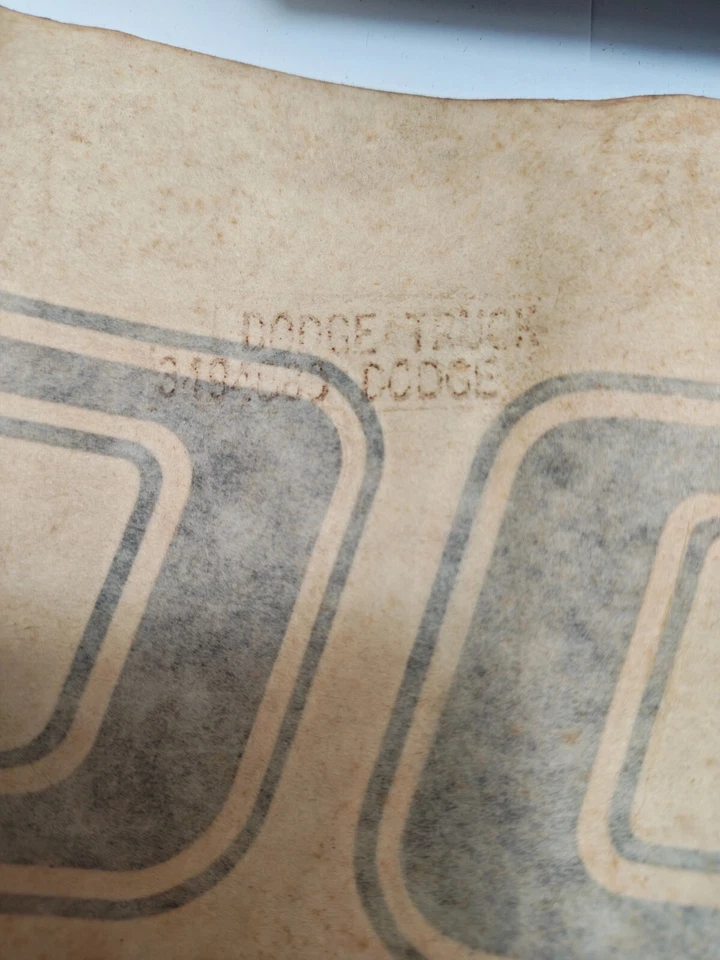 Dodge Truck D100 1972-1980 camioneta puerta trasera cinta negra calcomanía a rayas 3494089 nuevo en stock Foto 4 de 4