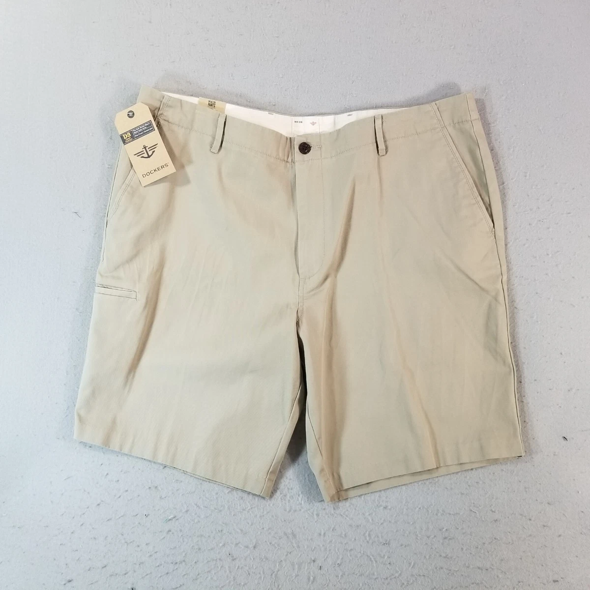 Docker D3 shorts men s 40 x 9.5 khaki tan beige Chino Bermuda NEW