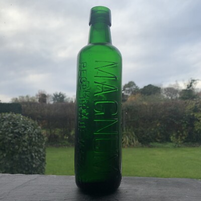 The Magnum Brewed Ginger Beer große dunkelgrüne Vintage Glasflasche