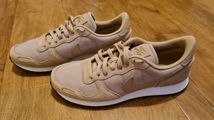 nike air vortex leather trainers in black