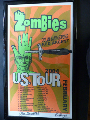 Die Zombies gerahmtes Tour Poster 2004 signiert von Colin Blunstone und Rod Argent