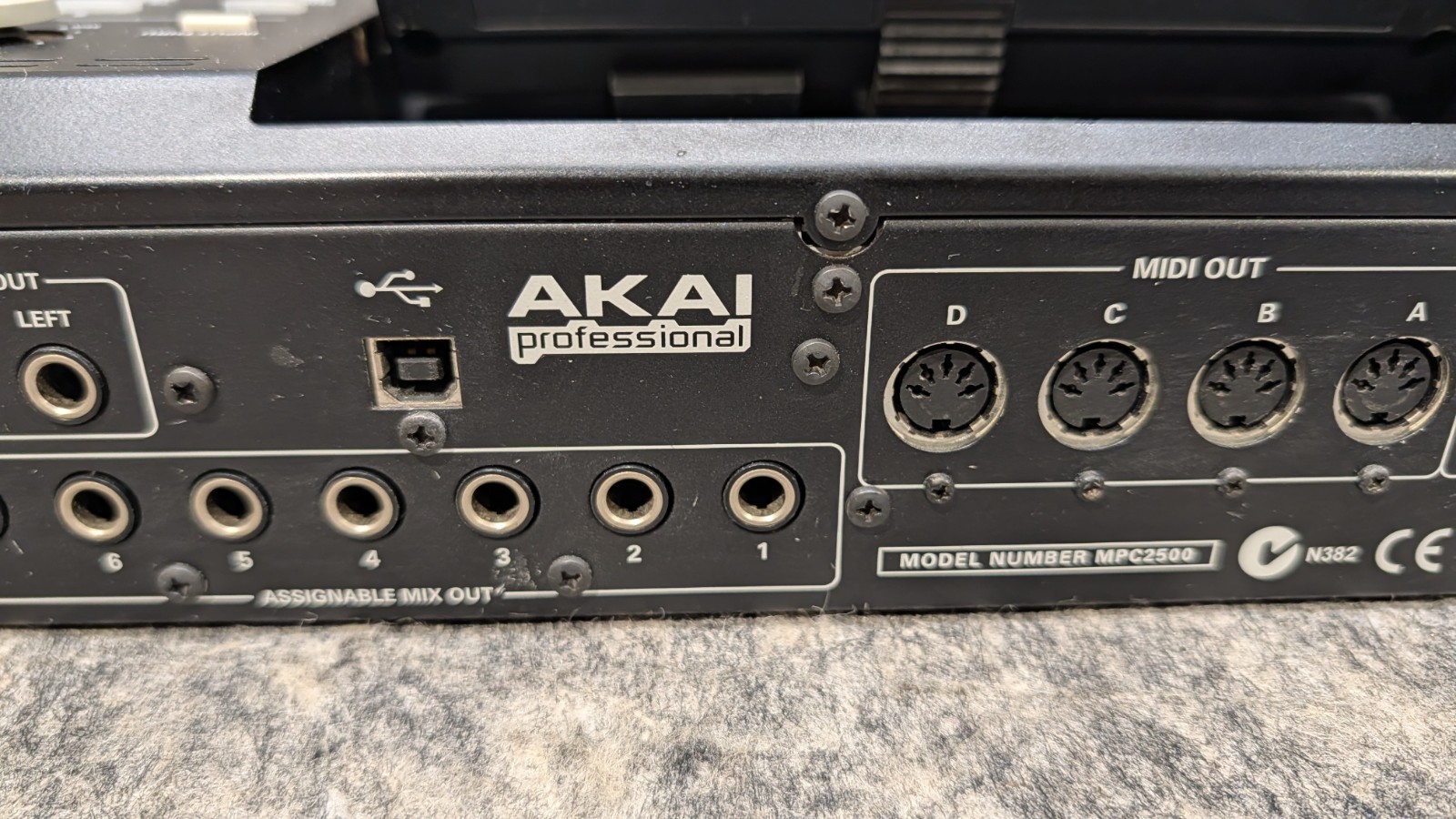 Akai MPC2500 Music Production Center Drum Machine 🔥Tested & Works🔥