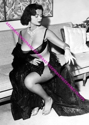 BEAUTIFUL EXOTIC STRIPTEASE DANCER DORIAN DENNIS LEGGY 5x7 PHOTO BS-DD9