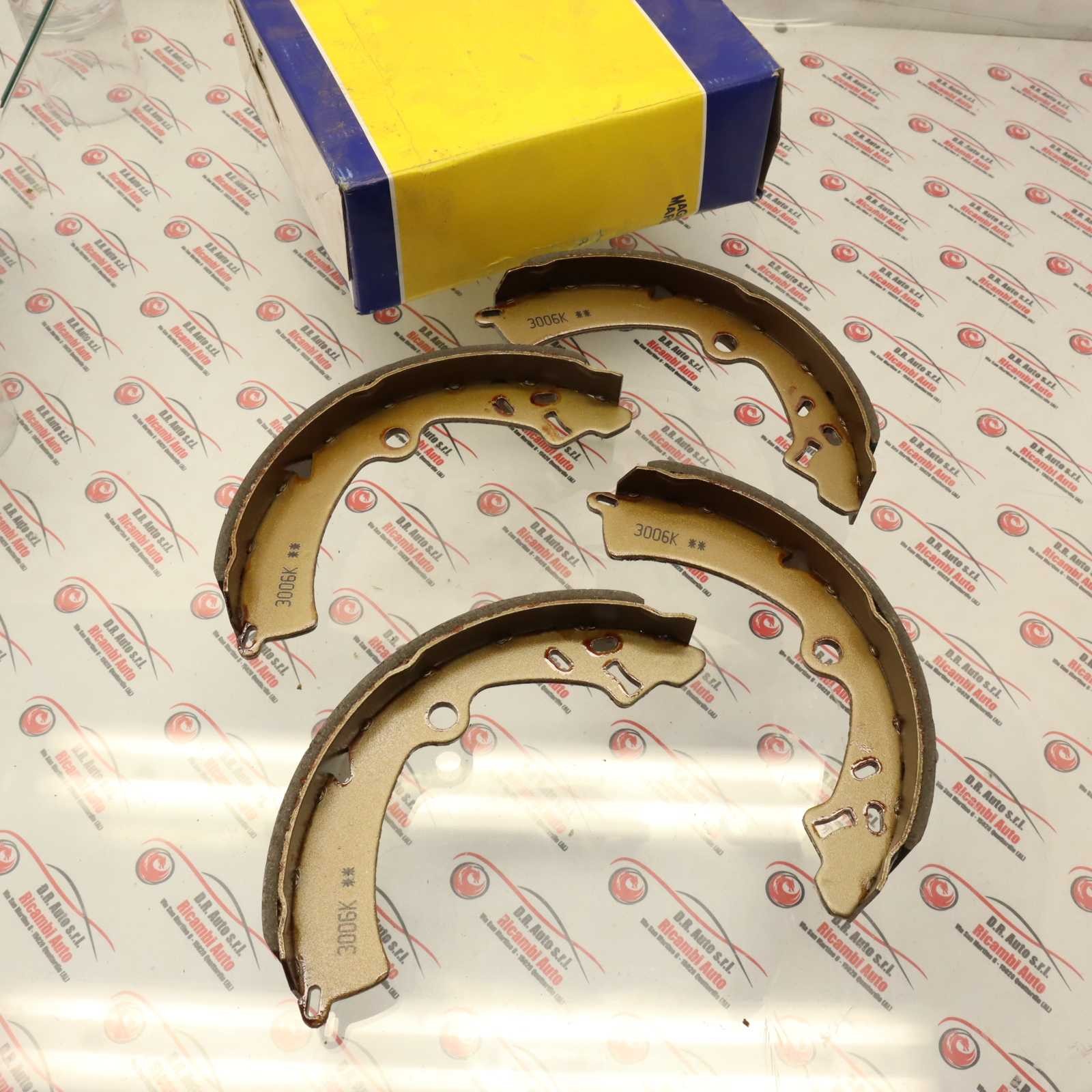 Set Bremsbacken Suzuki Samurai Cod. BSS6339 Neu magneti marelli
