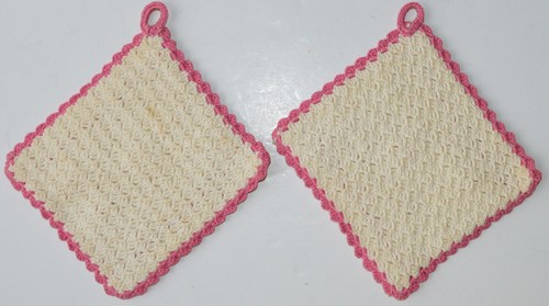 Vintage Crochet Doilies Pot Holders with Rolling Pin Hanger Pink Ivory - 第 7/10 張圖片