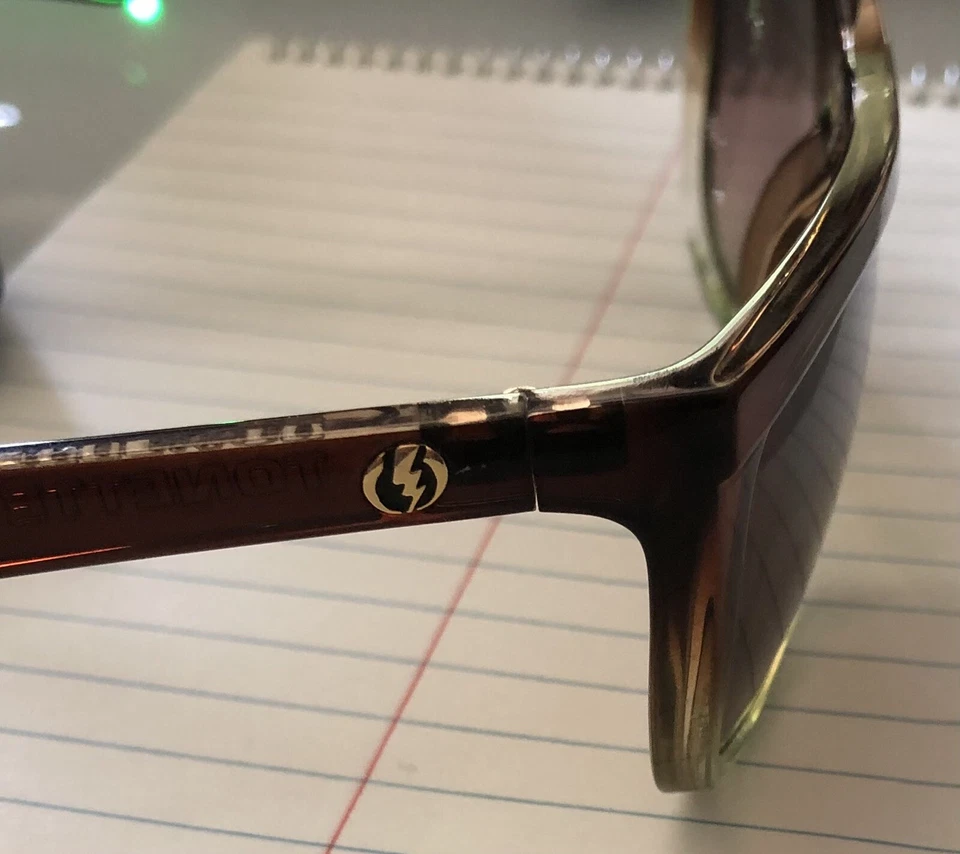 Gafas de sol eléctricas Tonette usadas Foto 4 de 4