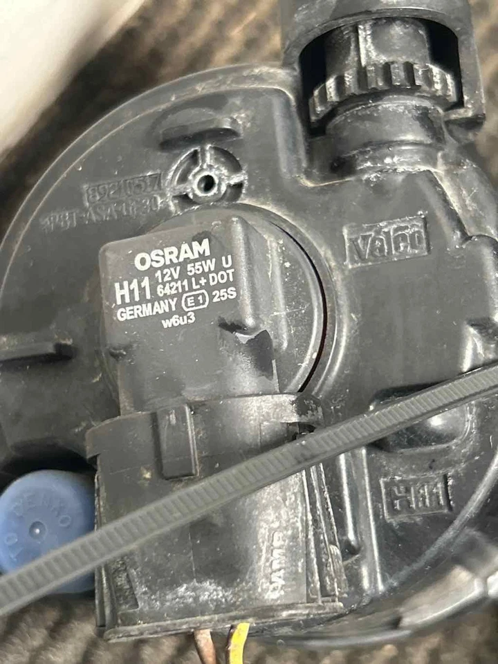 Fits 2007-10 BMW X3 OEM#: 63177184317 Foto 4 de 4