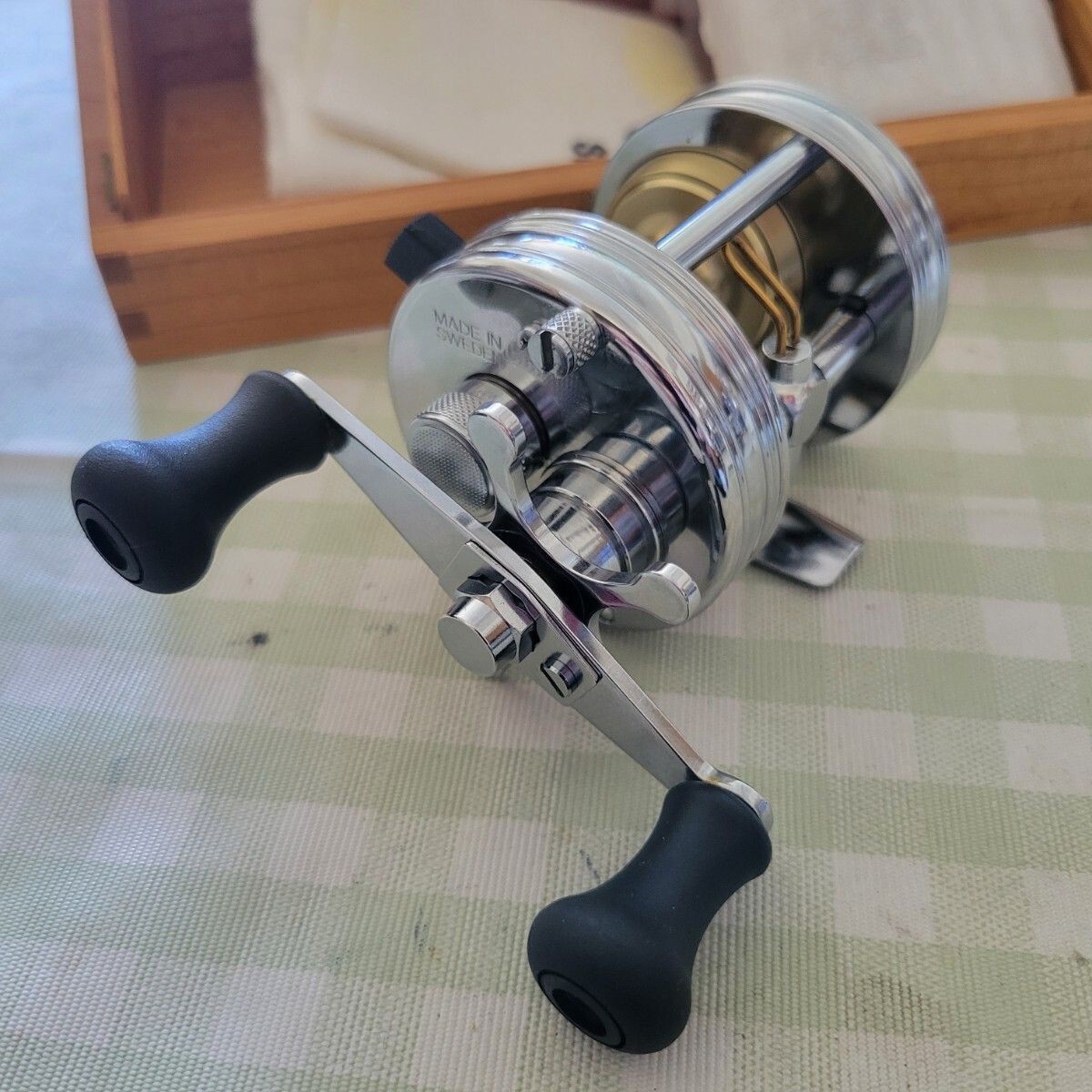 Abu Garcia Ambassadeur Limited 3500CA with Wooden Box And Abu Garcia Ambassadeur Limited 3500CA with Wooden Box And