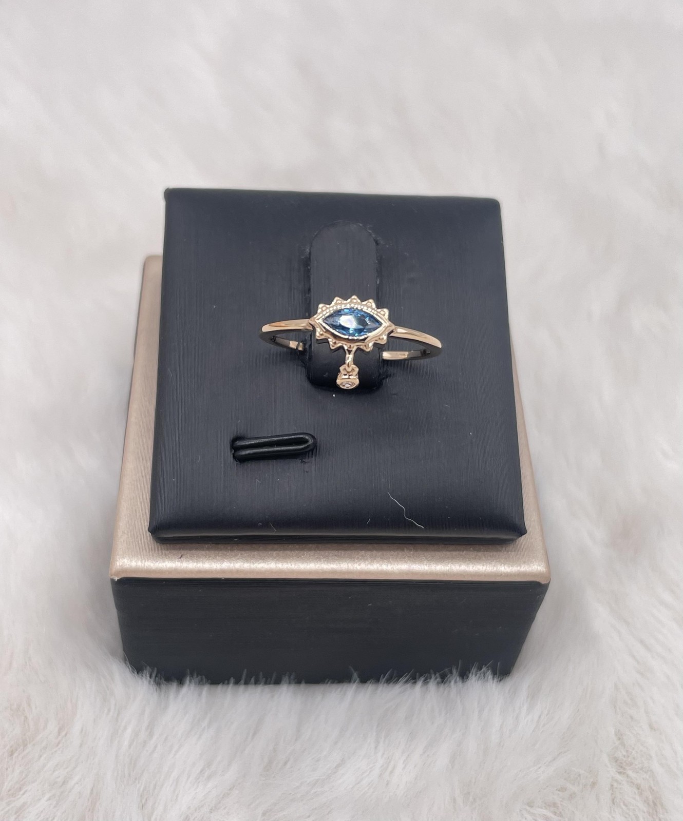 Bague oeil breloque oxyde plaqué or T54 à porter au quotidien ou en soirée