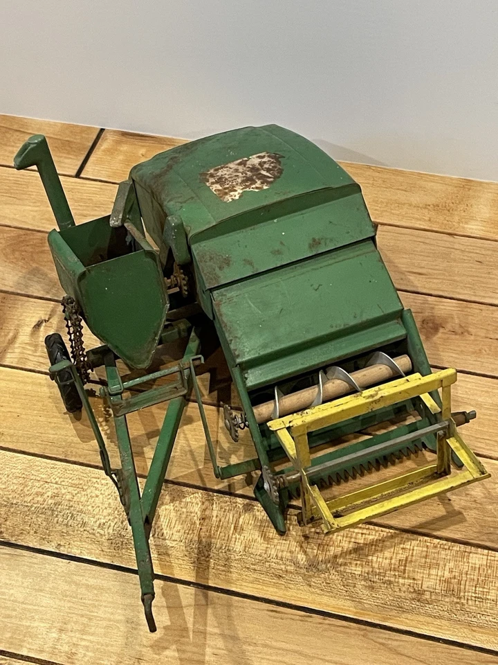 1950s Original 1/16 Eska John Deere 30A Tractor Pull Type VTG Combine Tractor - Image 3 of 4