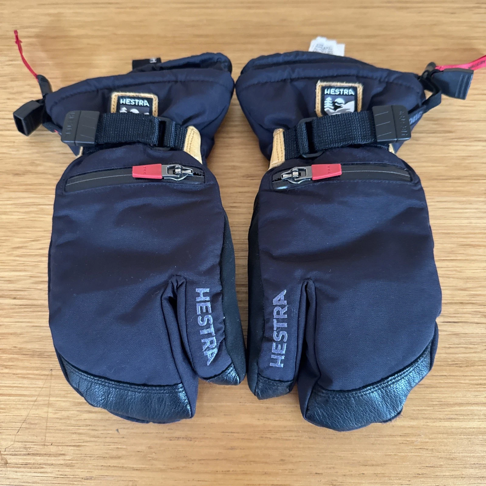 HESTRA All Mountain C-Zone Ski Snow Gloves Size 4 (Kids) Like New Unused Black
Opens in a new window