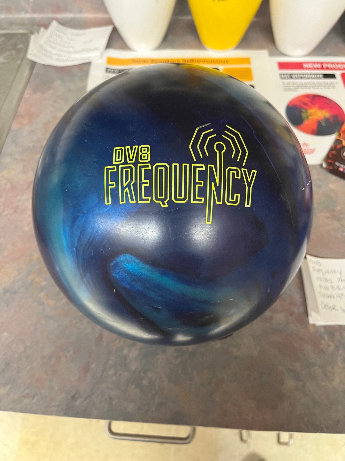 DV8 FREQUENCY HYBRID Bowling Ball 14lbs 10oz pin 3.5-4 $$$ L