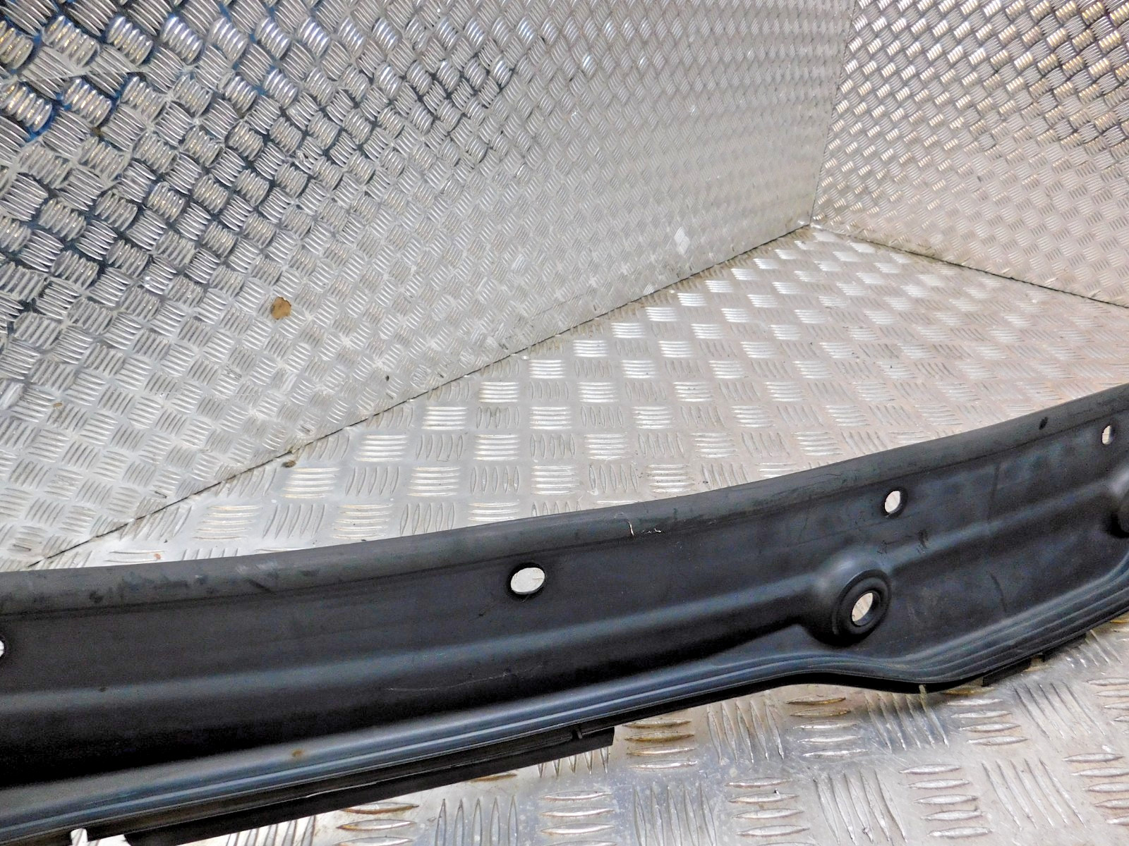 8402642 Bmw X5 Series E53 Cover Windshield Wiper Trim Front Windscreen Cover thumbnail 7