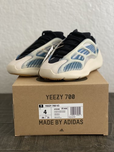 yeezy 700 size 4