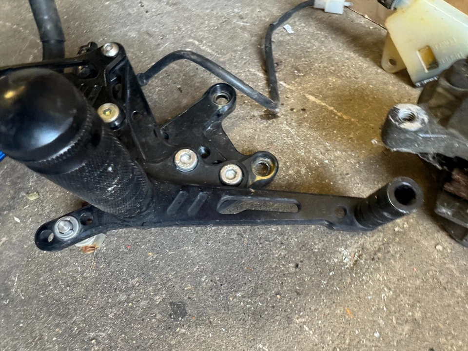 ⭐ FRENOS TRASEROS COMPLETOS KAWASAKI 1995-1998 ZZR1100 GPZ1100 1100CC ⭐ Foto 3 de 4