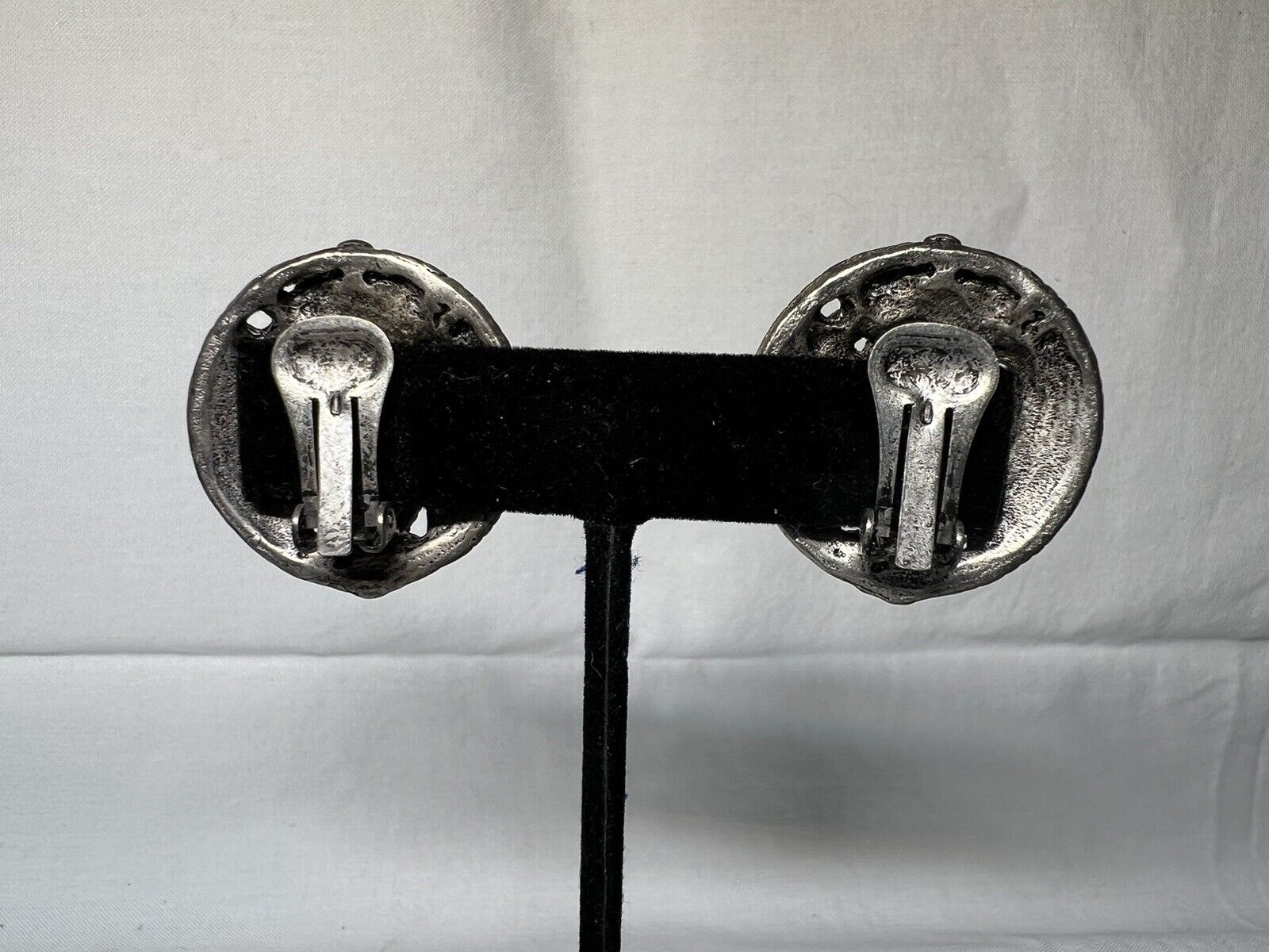 Vintage Silvertone Round Rhinestone Clip-on Earri… - image 5