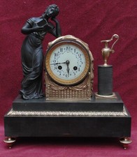 rare magnifique ancienne pendule en bronze époque restauration très bon