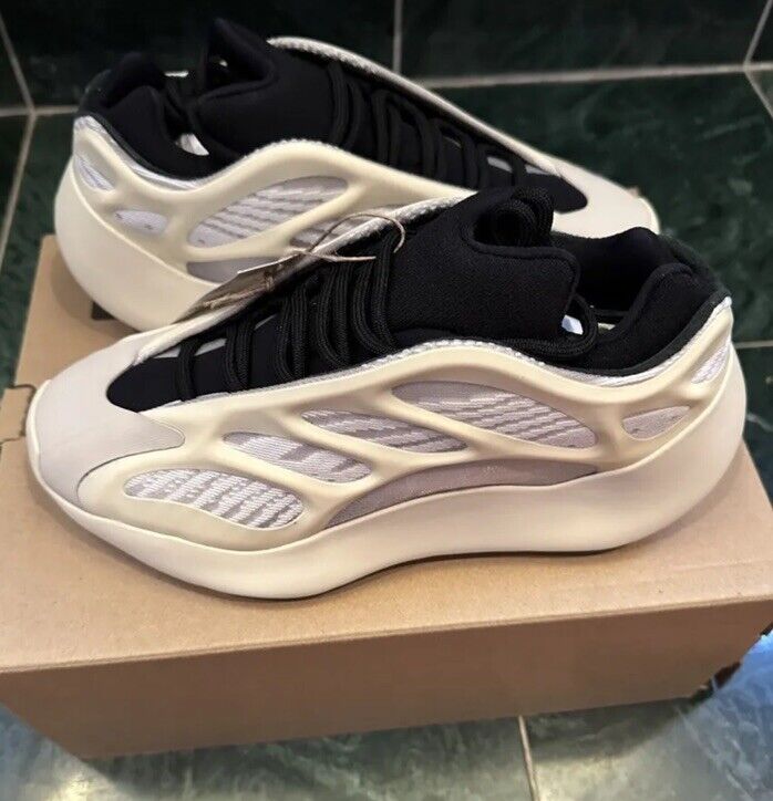 Adidas Yeezy Boost 700 V3 Azael Sneakers Shoes Men Size 5 Adidas Yeezy Boost 700 V3 Azael Sneakers Shoes Men Size 5