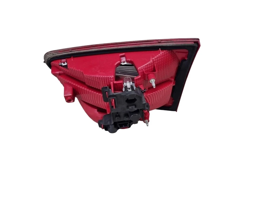 Faro trasero izquierdo Seat Alhambra interior trasero lado cercano 2012 7N5945093F Foto 4 de 4