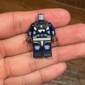LEGO DC Super Heroes ~Mr. Freeze (Shoulder Ice Armor) Minifigure (Only) #70901