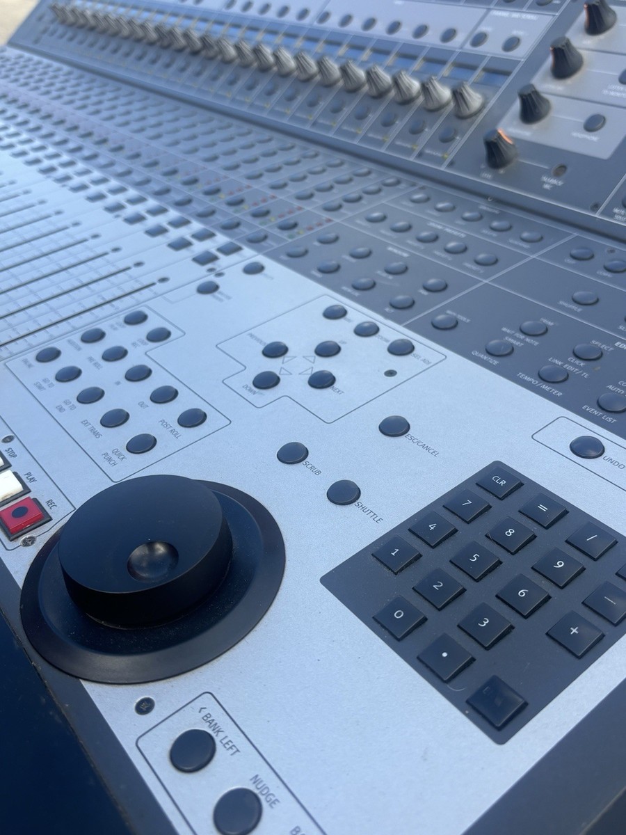 EXCELLENT Digidesign Control 24 Mixing Console Focusrite Pro Tools