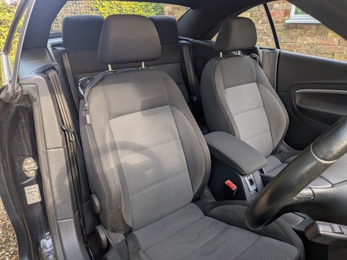 2011 Volkswagen EOS 2.0 TDI BlueMotion Tech Manual - Picture 8 of 17