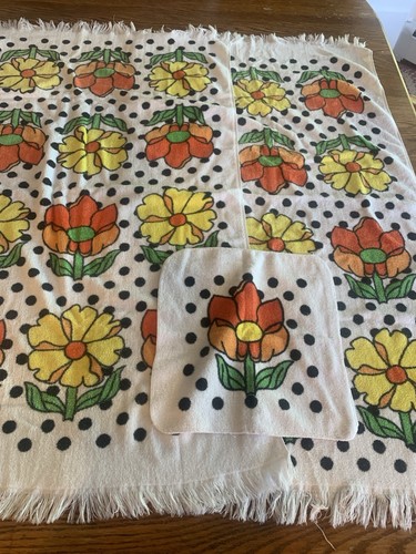 Vintage Fieldcrest Badetücher & Waschlappen Set Blumen gelb orange schwarz gepunktet
