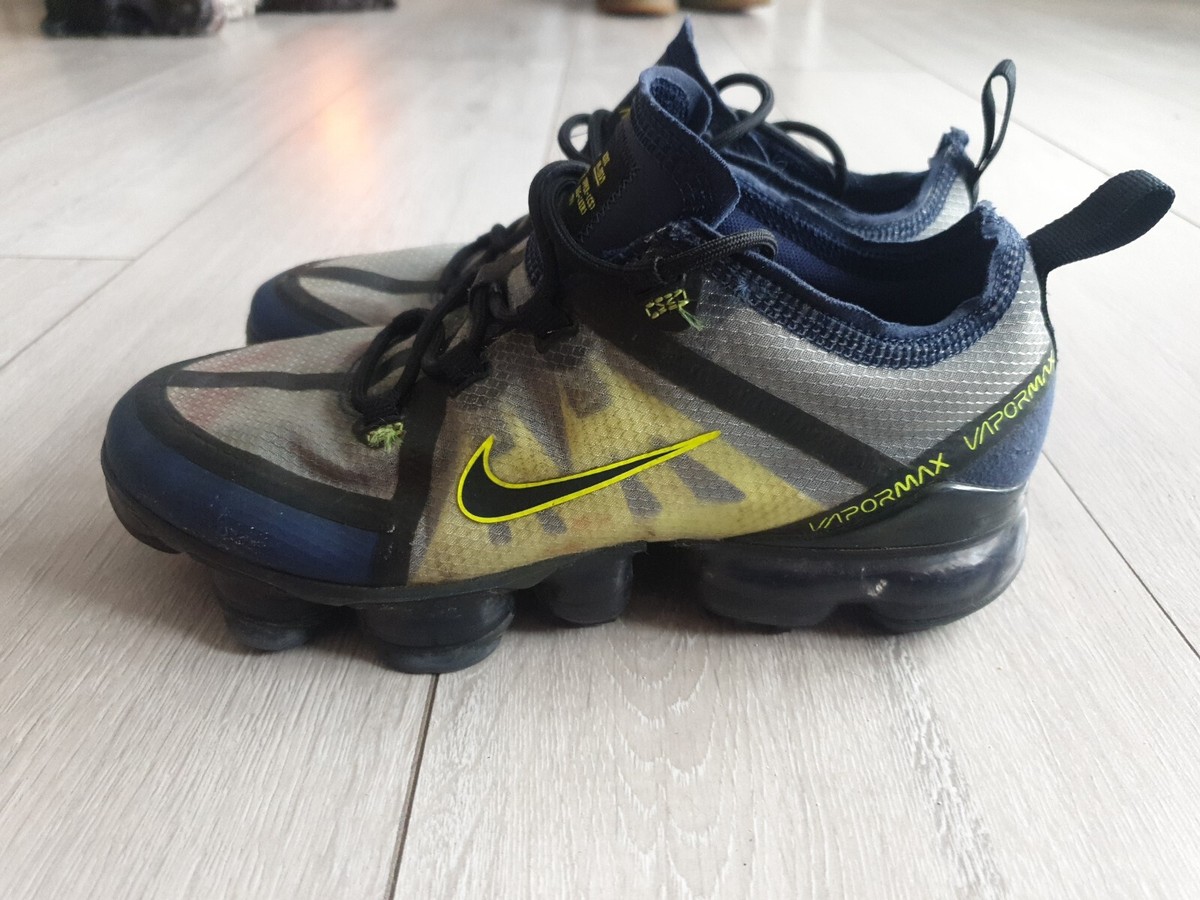 vapor maxes red and blue