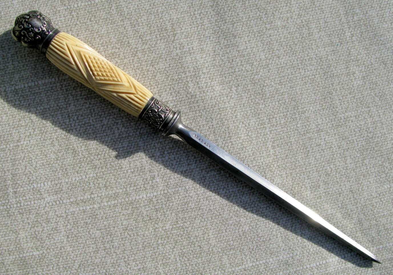 MINT ANTIQUE VICTORIAN ORNATE CAST STEEL CARVED HILT SILVER MOUNTED OBJECT D’ART