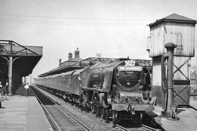 FOTO LMS KRÖNUNGSKLASSE LOK NR. 46242 Stadt Glasgow 1957