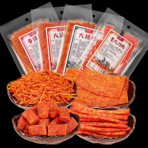  辣条香辣丝大辣棒大刀肉大辣片Spicy Strip Latiao Snack Chinese Snacks Are Delicious 125g*4bag - Afbeelding 1 van 8