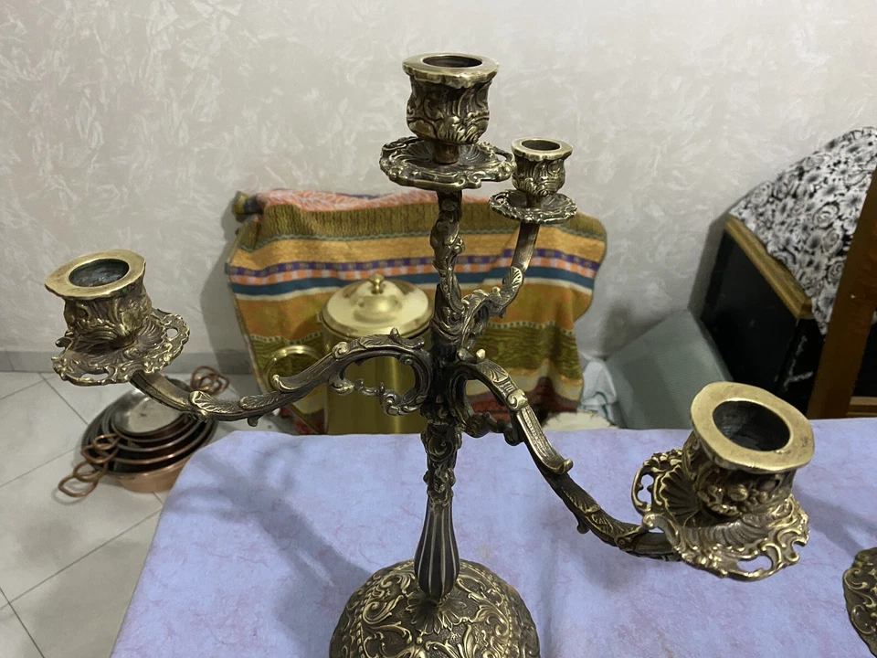 ANTICA COPPIA DI CANDELABRI IN BRONZO ALTEZZA MAX 39 CM - Immagine 4 di 4