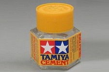 Tamiya Plastic Cement 20 ml - Plastic Model and Hobby Cement - 87012
