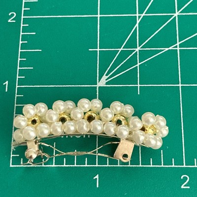 Vintage Faux Pearl Barrette Barrettes Pair White Gold Tone  display picture 3