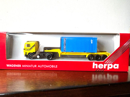 HERPA #839035 Volvo cabina con triple eje Cont. Remolque con contenedor CHOYANG 20' 1:87 | Zustand: New