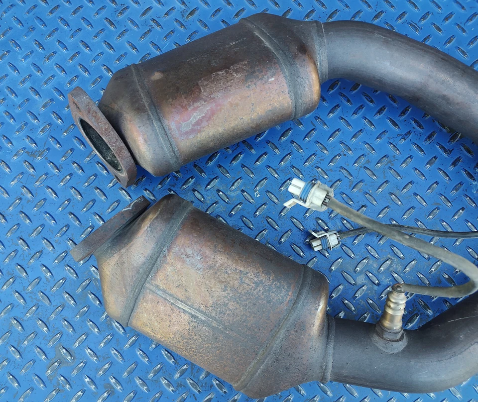 Chevrolet Corvette C6 LS3 2005-2013 convertidores catalíticos GM Foto 2 de 4