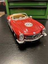 Red Mercedes Benz Convertible 300 SL 1:18 Scale Diecast Model Car By Bburago