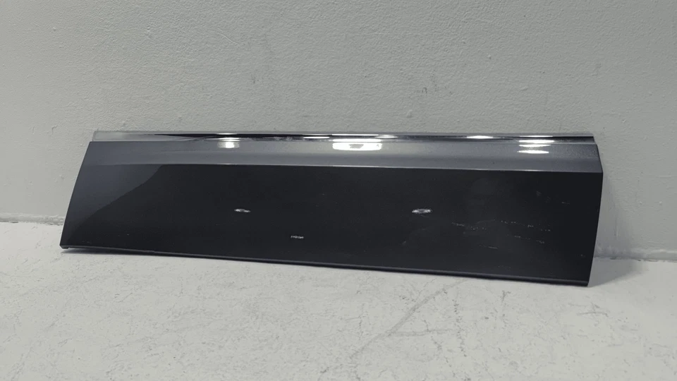 VOLKSWAGEN ATLAS 2018-2025 PUERTA TRASERA PASAJERO MOLDURA INFERIOR PANEL DE MOLDURA OEM Foto 4 de 4