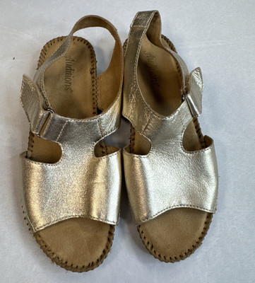 Auditions womens open toe strappy sandal SPRITE Size 6.5N Gold/Champagne