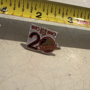 Vancouver Canucks 20th Anniversary 1970-1990 Pinback Lapel Pin