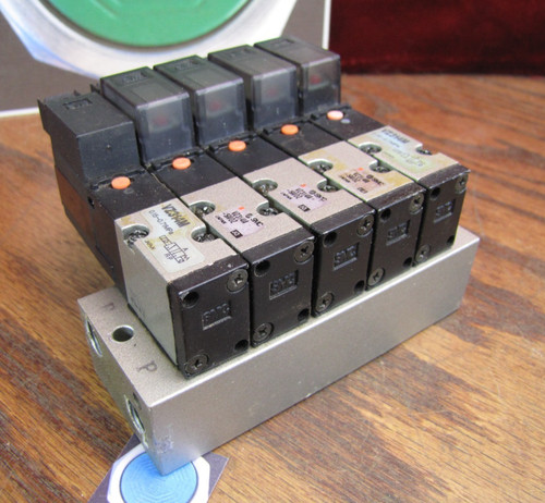 SMC VZ314M Solenoid Valve Manifold 5 Station 24VDC 6mm Quick Connects
