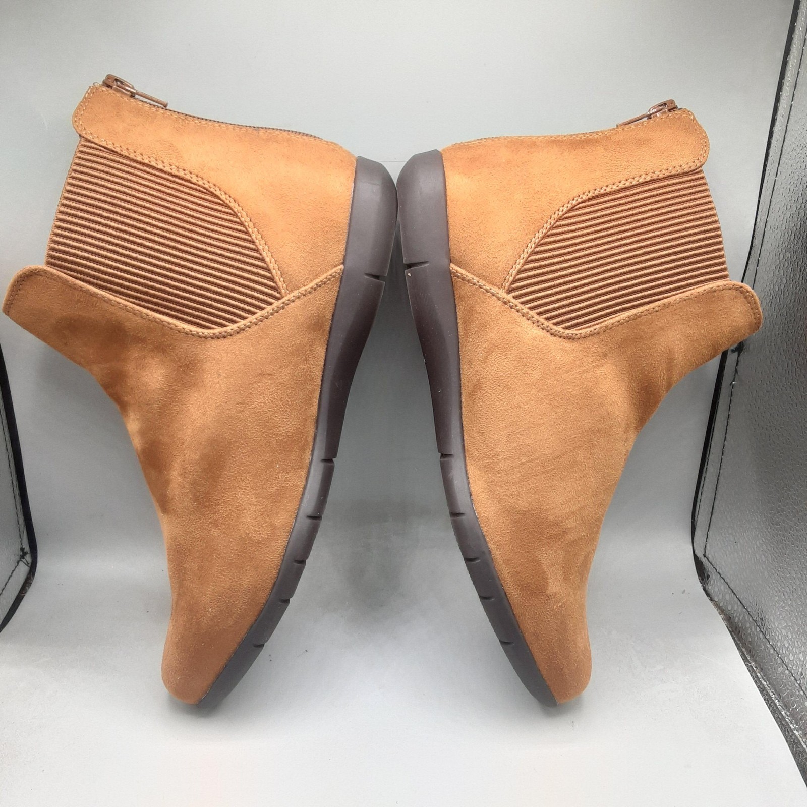 Comfortview Boots Womens 10M Brown Suede Ankle Booties Zip Back Casual Shoes