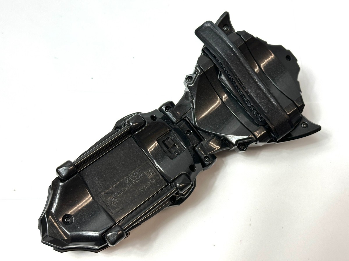 Bandai Toy Ultraman Taiga DX Taiga Spark Transformation