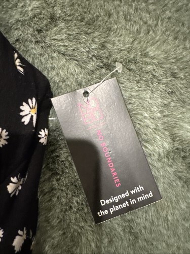 Women's No Boundaries Black Dress With White Flowers And Pockets Size XS - Picture 7 of 17